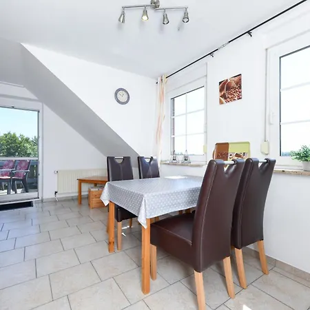 Auf Dem Klein Husums アパート